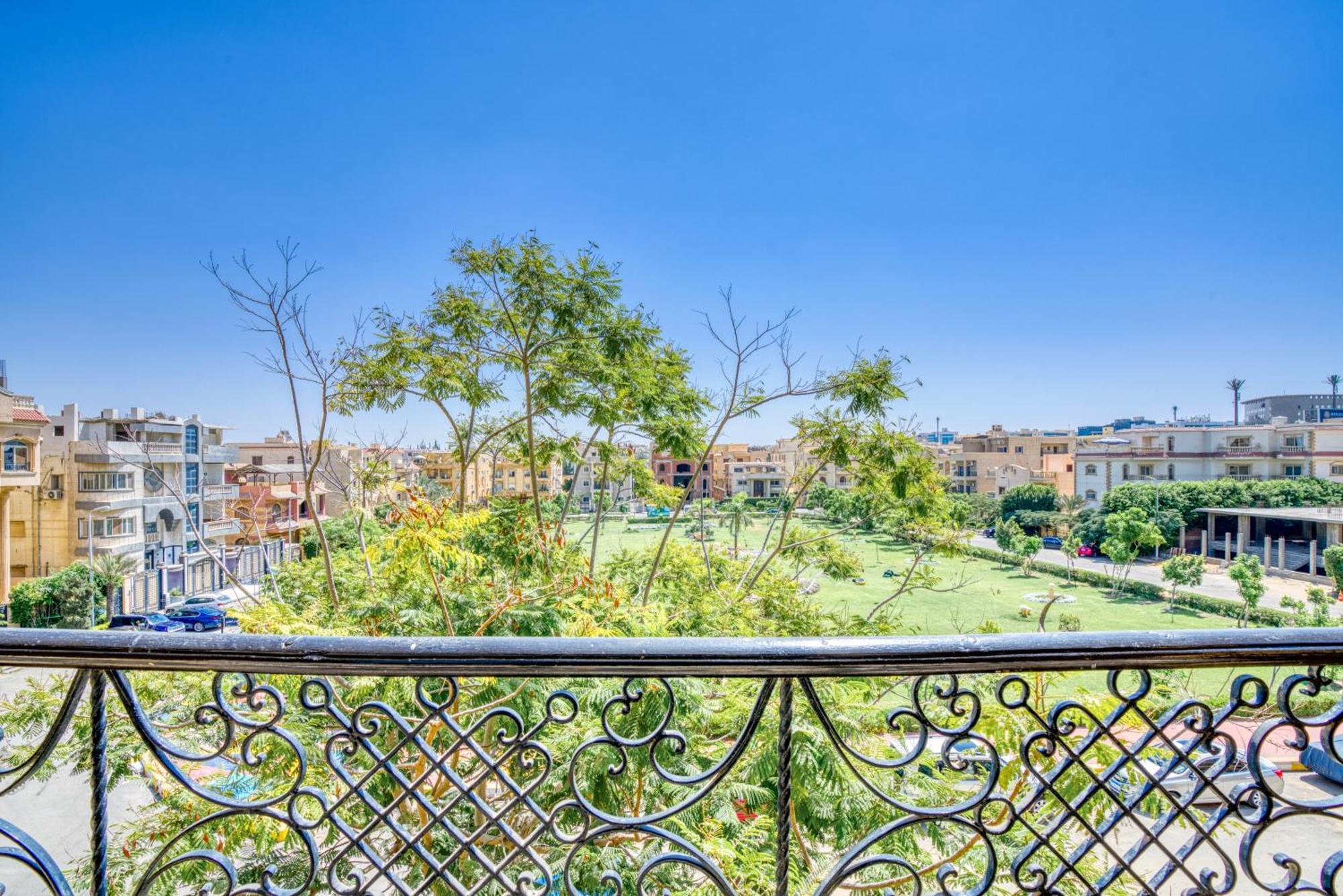 The Garden Near Cfc By Elegant Appartamento Il Cairo